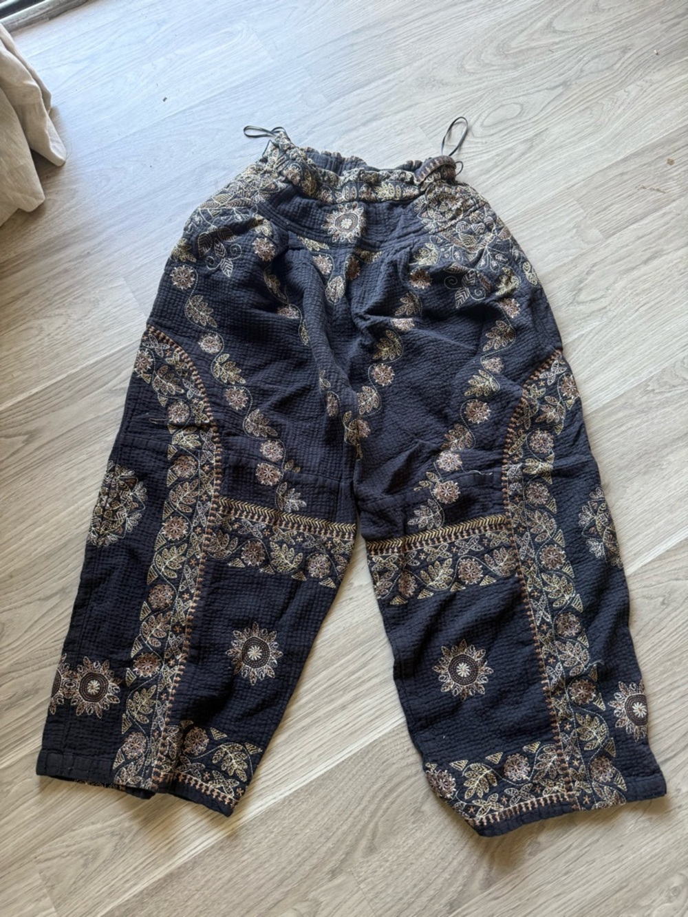 Free people Boho Black Floral Print Lounge Pants - Picture 3 of 4